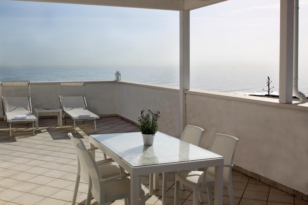 Dimora Grazia In Riva Al Mare Apartment Monopoli Exterior photo